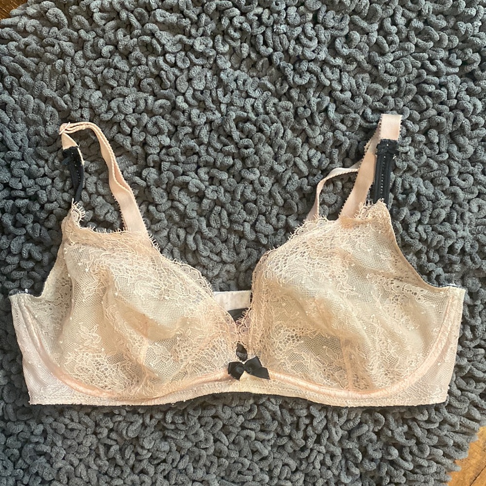 VS Very Sexy Unlined Lace Bra